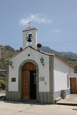 Die Dorfkirche von Afur