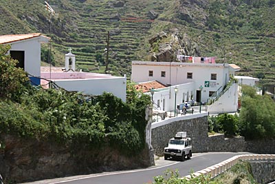 Die Dorfstraße in Afur / Anagagebirge